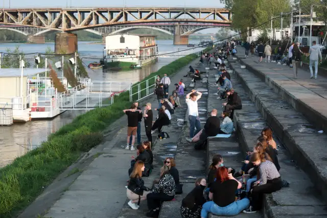 Czy na bulwarach można pić alkohol? Sprawdź aktualne przepisy i zmiany