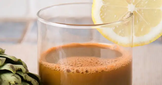 Sok z karczocha: Przed posiłkiem czy po? Poznaj prawdę!