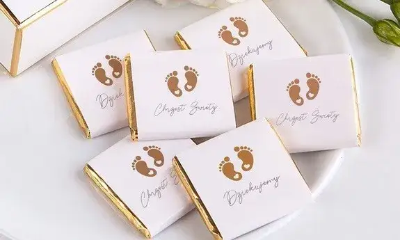 Jaki prezent na chrzciny? Pomysły i kwoty dla każdego gościa