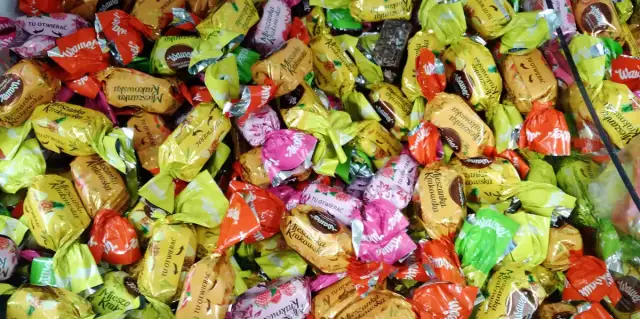 Czy mieszanka krakowska jest wegańska? Sprawdź skład i uniknij błędów