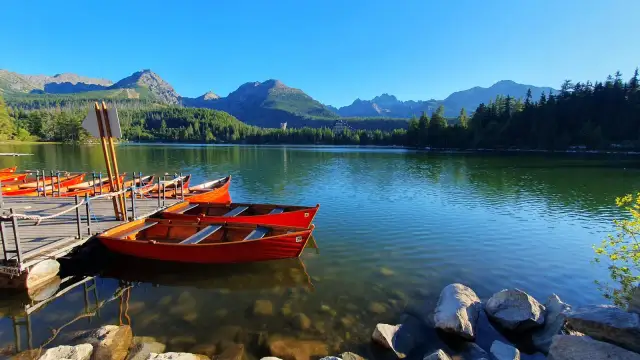 Szczyrbskie Jezioro: Planuj wyjazd bez stresu! Praktyczny przewodnik