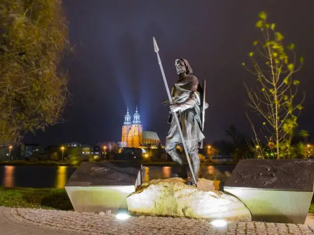 Niezapomniane atrakcje w Gnieźnie, które musisz zobaczyć