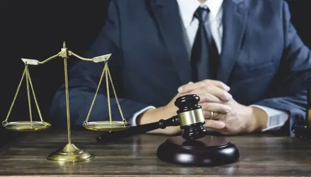 Ile kosztuje adwokat do rozwodu? Pełna analiza cen i ukrytych kosztów