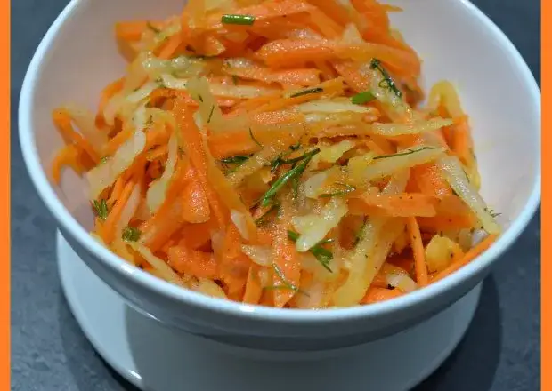 Surówka do gołąbków: 10+ przepisów od klasyki po nowości!