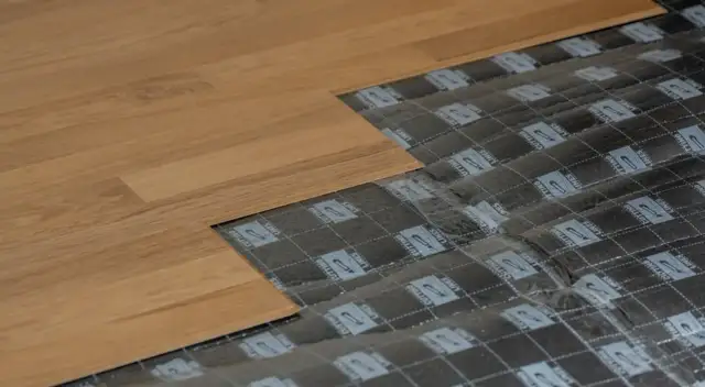 Jak naprawić uszkodzony panel podłogowy i uniknąć kosztownych błędów