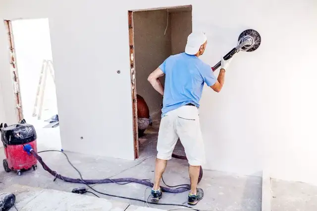 Kiedy szlifować gładź, aby uniknąć pęknięć i uszkodzeń?