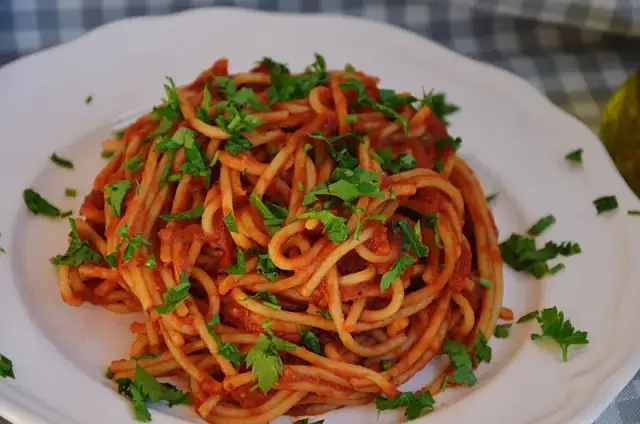 Ania gotuje sos do spaghetti: proste przepisy na pyszne sosy