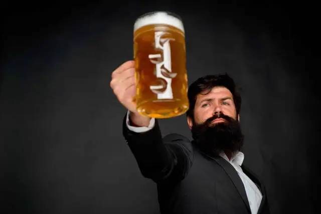 Dlaczego od piwa rośnie brzuch? Fakty, mity i skutki dla zdrowia