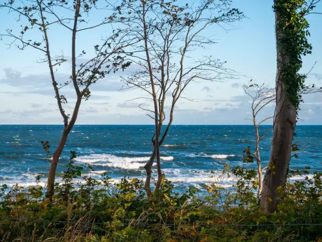 Dojazd z Ustki do Jarosławca: Szybko, tanio, wygodnie? Sprawdź!