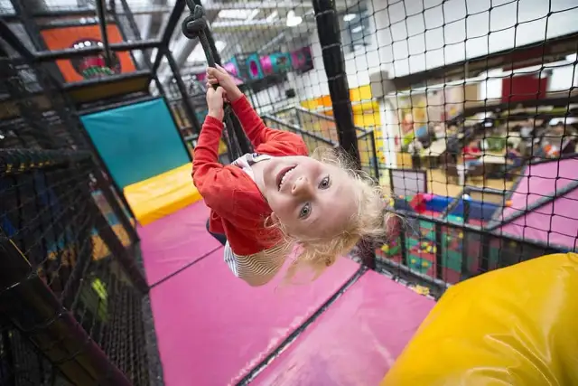 Gdzie z dzieckiem w Gdańsku? Odkryj najlepsze miejsca na rodzinne wyjścia