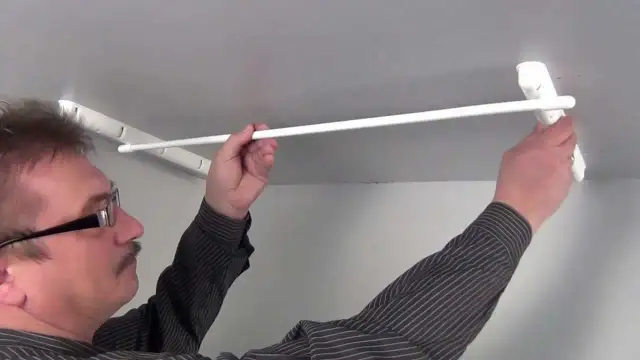 Jak zamontować suszarkę sufitową? Poradnik krok po kroku