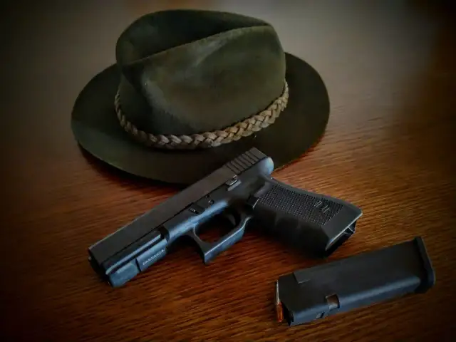 Czy myśliwy w Polsce może mieć broń krótką? Poznaj zasady