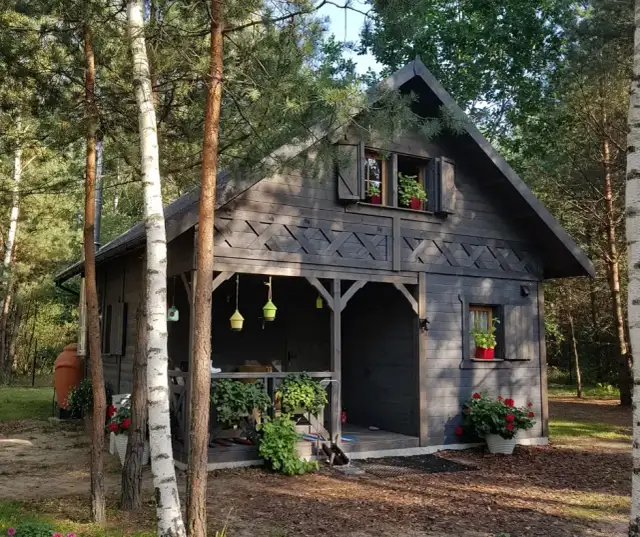 Dom całoroczny: Czym jest i jak odróżnić od letniskowego?