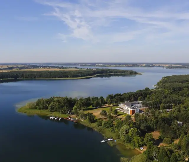 Ostrowo nad Jeziorem Powidzkim: Odkryj idealny urlop nad czystą wodą