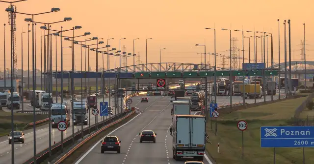 Autostrada: Poznaj zasady, uniknij mandatu i jedź bezpiecznie