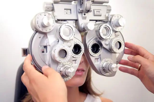 Badanie wzroku Poznań: Gdzie i za ile? Przewodnik po placówkach