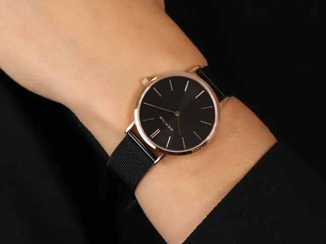 Najlepsze czarne zegarki damskie Bering - porównaj modele i ceny