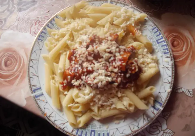 Makaron penne rigate: odkryj sekrety idealnych dań i sosów