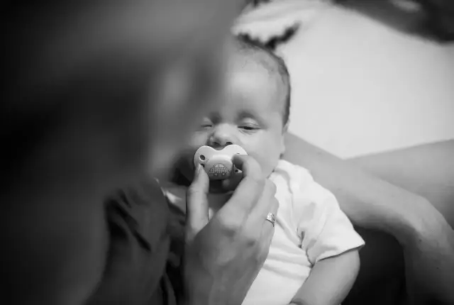 Smoczek jak sutek - wybierz najlepszy dla swojego niemowlaka