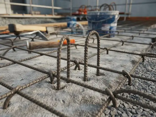 Jakie strzemiona na fundament? Wybierz dobrze i uniknij błędów!