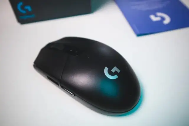 Jak podłączyć myszkę bezprzewodową - proste kroki bez frustracji