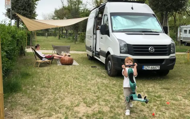 Ile kosztuje kemping we Włoszech? Zaskakujące ceny i porady na budżet