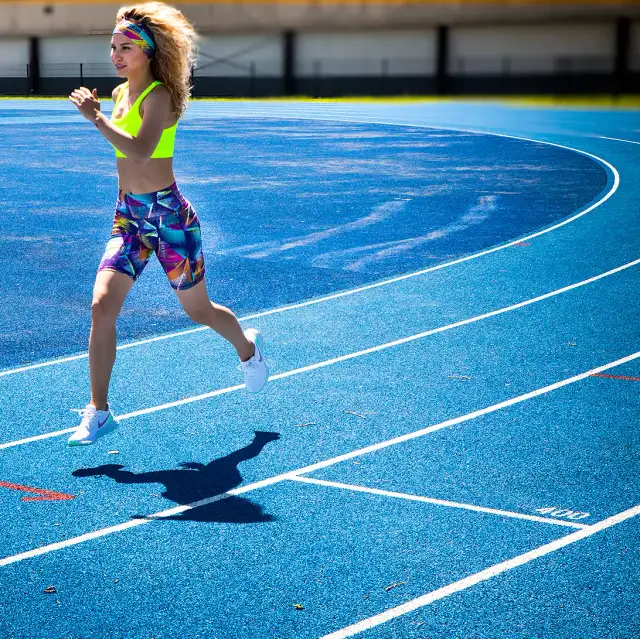 Bieganie a uda: Rozbudowa czy wysmuklenie? Wybierz swój cel!