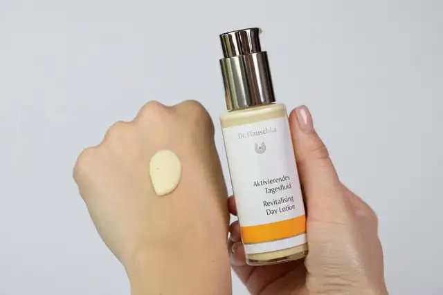 Dr. Hauschka maseczka rewitalizująca - skuteczna pielęgnacja dla każdej cery