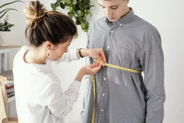 Jak mierzyć spodnie? Poradnik online: idealny rozmiar bez pomyłek