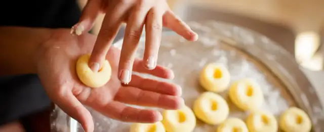 Kluski śląskie z czym na obiad – najlepsze pomysły na smaczne dania