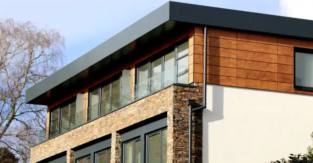 Jaki kamień na elewację domu - wybierz trwałe i estetyczne rozwiązania