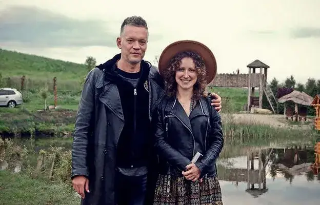 Życie prywatne Krzysztofa Antkowiaka: kim jest żona słynnego piosenkarza?