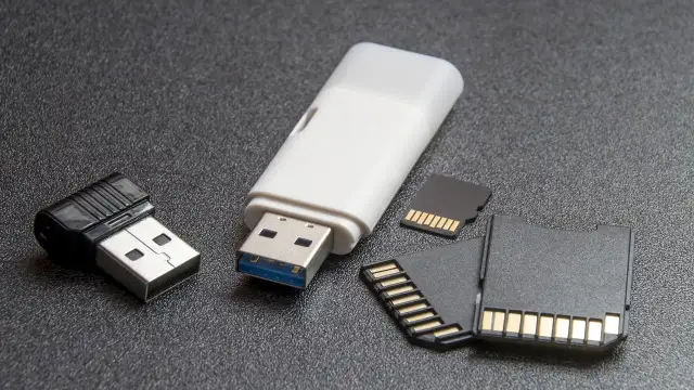 Jaki format pendrive do radia samochodowego, aby uniknąć problemów?