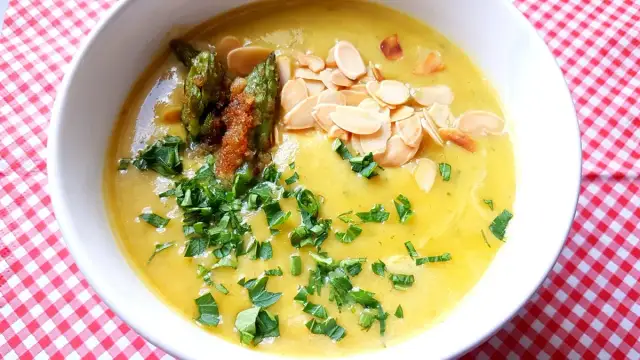 Zupa szparagowa: Mój przepis na aksamitny krem krok po kroku