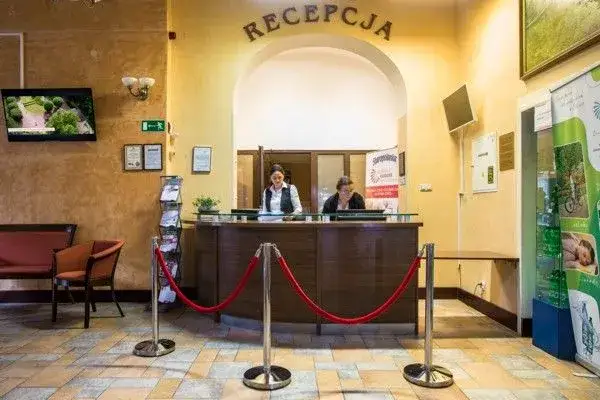 Sanatorium Jan Kazimierz w Dusznikach-Zdroju: Leczenie i Komfort