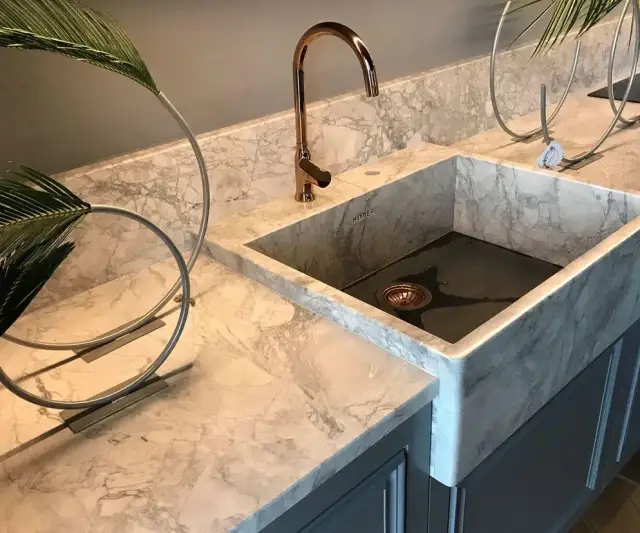 Tectonite czy konglomerat - który materiał jest lepszy dla Twojej kuchni?