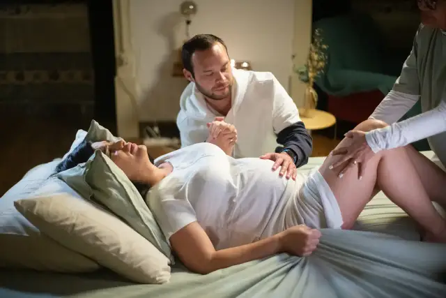 Ile kosztuje poród domowy? Ceny i ukryte koszty, które musisz znać