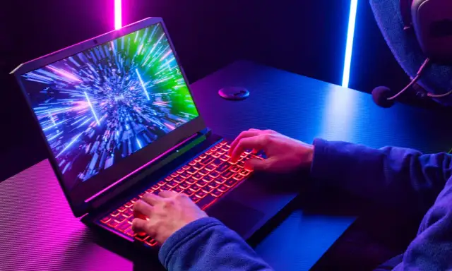 Jaki laptop wybrać, aby uniknąć rozczarowania i zaoszczędzić?