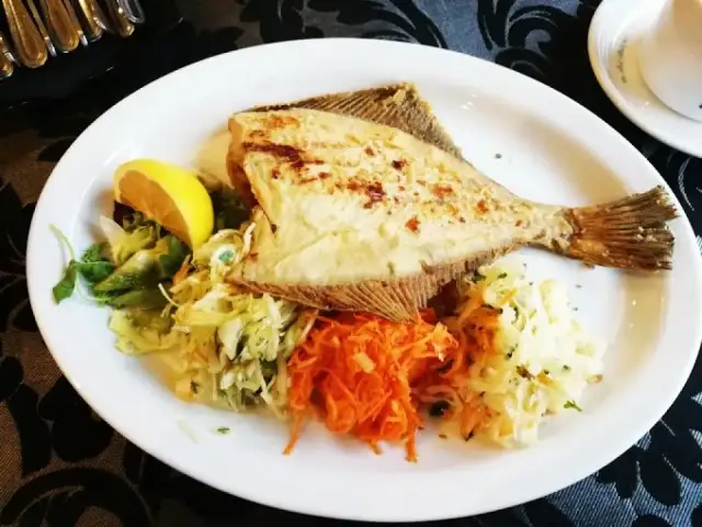 Ustka: tanie jedzenie. 7 zasad, by nie przepłacić nad morzem