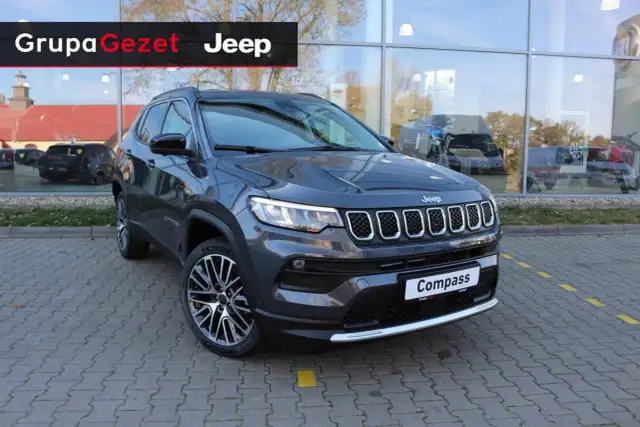 Cena Jeep Compass: Od 75 000 zł do 235 000 zł Poradnik