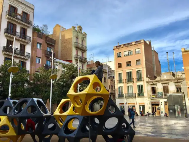 Barcelona: Jak wybrać dzielnicę? Przewodnik po noclegach!