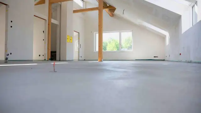 Ile kosztuje zrobienie wylewki? Sprawdź ceny i uniknij niepotrzebnych wydatków