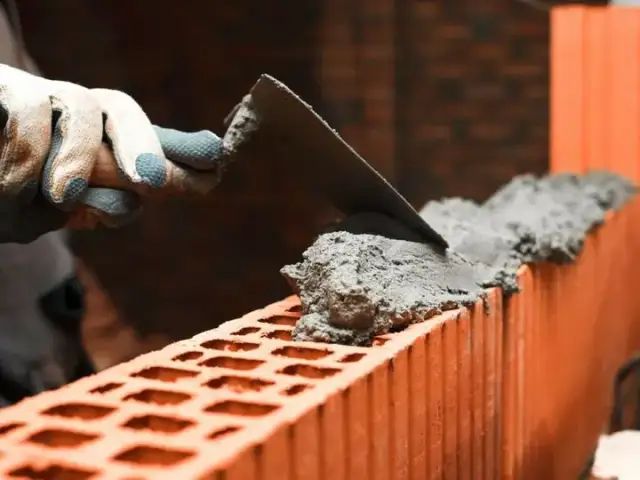 Jak zrobić gotową zaprawę betonową? Prosty przepis i wskazówki.