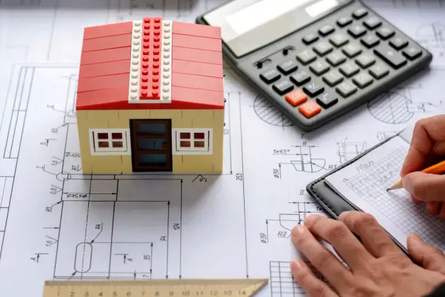 Ile kosztuje budowa domu 130m2? Realny kosztorys i porady