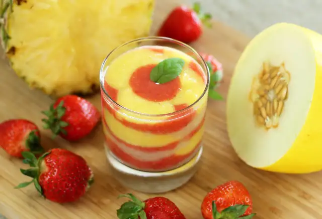 Orzeźwiający koktajl z ananasa i banana, który wspiera Twój metabolizm