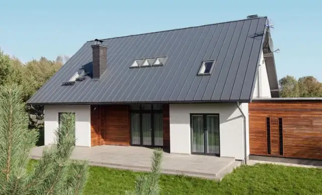 Jak kłaść blachę na dachu, aby uniknąć najczęstszych błędów?