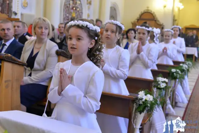 Komunii czy Komuni? Poprawna forma i wyjaśnienie