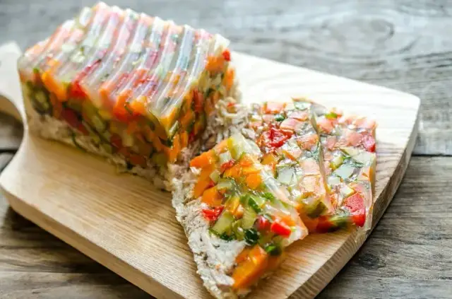 Jak zrobić galaretkę wieprzową - prosty przepis na smaczną potrawę