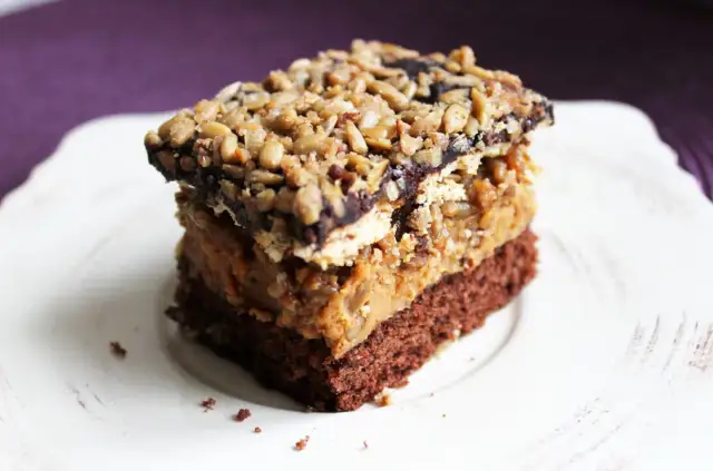 Przepis na pyszne ciasto z prażonym słonecznikiem