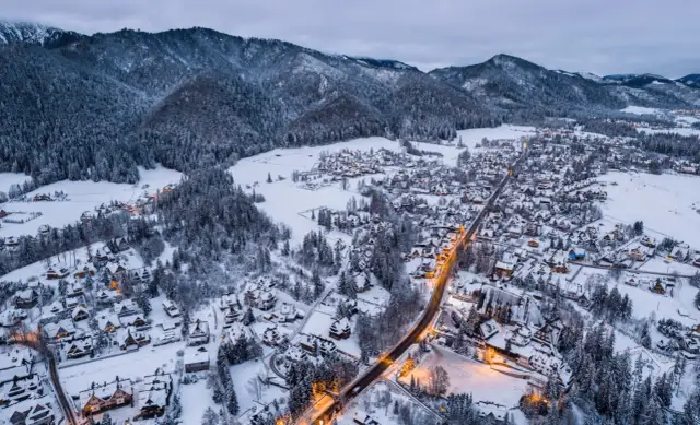 Gdzie na sylwestra w górach? Najlepsze miejsca na niezapomniane chwile